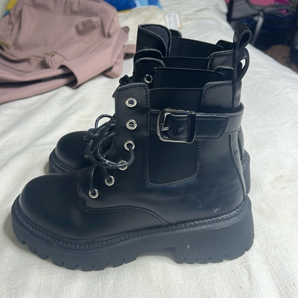 Combat boots